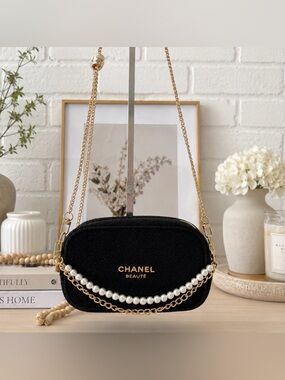 Chanel Beauty/Cosmetic Bag Blk Sparkly vip/gwp item